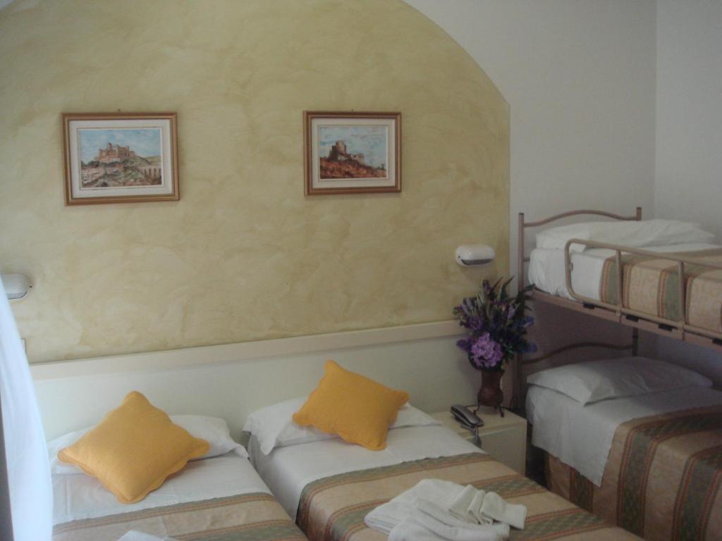 Hotel Arcade Rimini Room photo