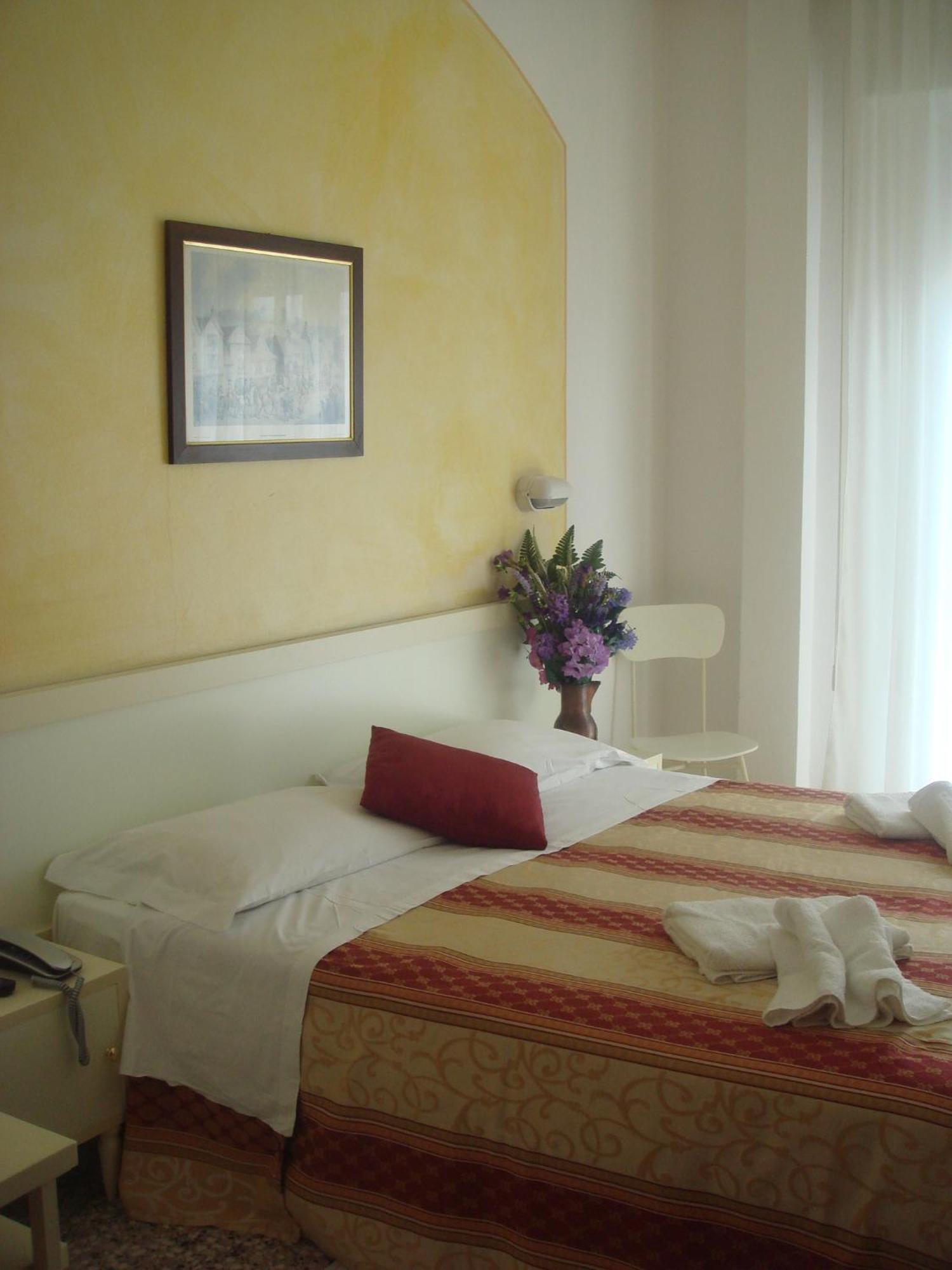 Hotel Arcade Rimini Exterior photo